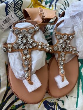 NWT 8.5W Torrid Tan Jeweled T-Strap Sandals